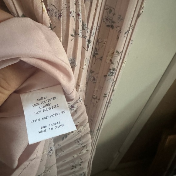 MELLODAY Pink Floral Off Shoulder Pleated Dress - Picture 9 of 9